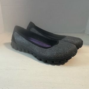 Skechers slip on shoes women’s 7 black